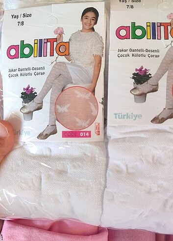 Kız çocuk kilotlu çorap