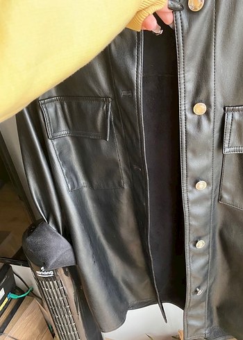 Bershka Düğmeli Siyah Deri Kadın Ceket - Görsel 4