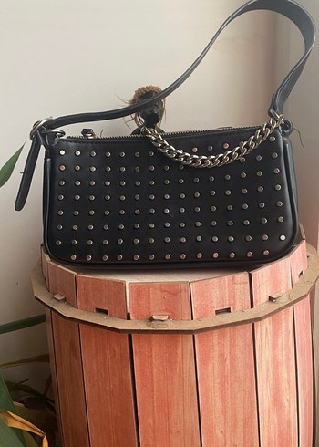 Beden Stradivarius Zincir Detaylı Siyah Deri Çanta