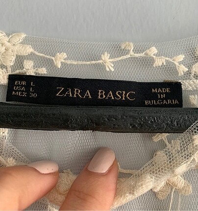 Zara Zara bluz krem rengi dantel transparan detaylı çiçekli