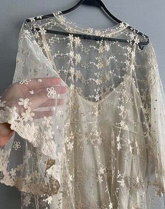 40 Beden beyaz Renk Zara bluz krem rengi dantel transparan detaylı çiçekli