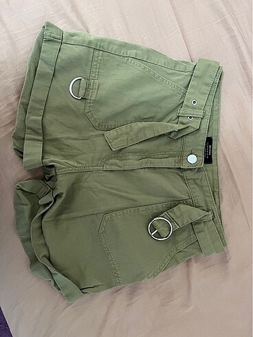 Bershka Haki Şort