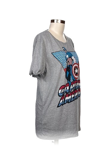 Bershka Bershka T-shirt %70 İndirimli.