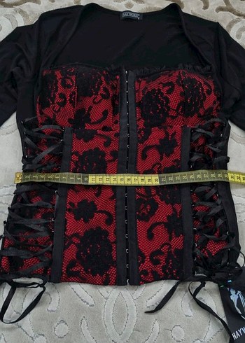 Dantel detaylı lace up gotik bluz - Görsel 4