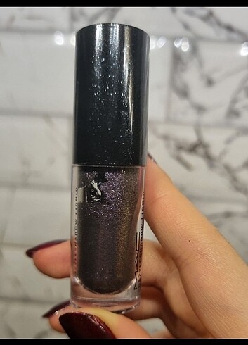 Beden Mac panthertized dazzleshadow likit far