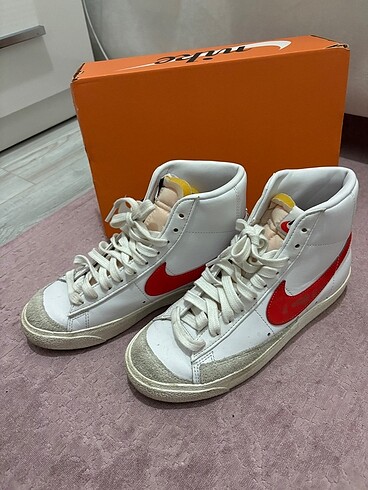 Nike blazer mid