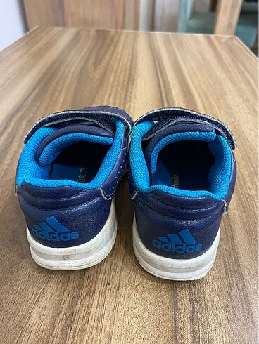 23 Beden Adidas çocuk spor ayakkabı