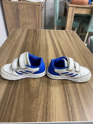 23 Beden Adidas çocuk spor ayakkabı