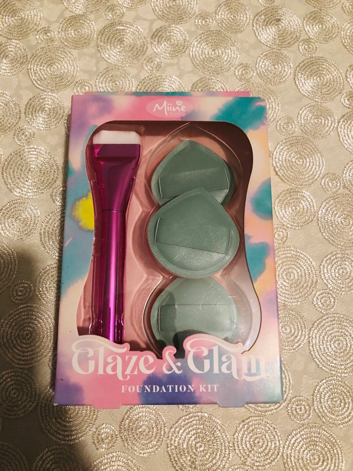 Miine Glaze & Glam Fondöten Fırçası & Süngeri Seti - Görsel 2