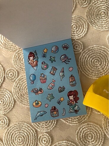 Sticker defteri ve hello kitty kalemtraş - Görsel 2