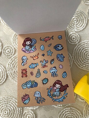 Sticker defteri ve hello kitty kalemtraş - Görsel 3