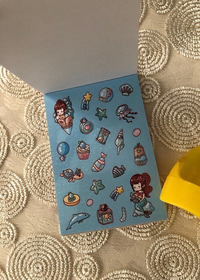 Sticker defteri ve hello kitty kalemtraş - Görsel 2