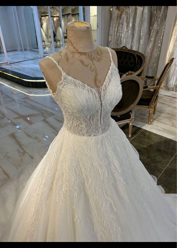 Güpürlü Kabarık Gelinlik - Görsel 4