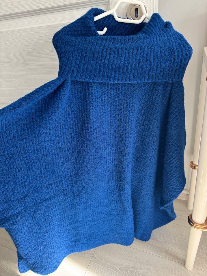 Mavi Boğazlı Örgü Kadın panço - Görsel 3