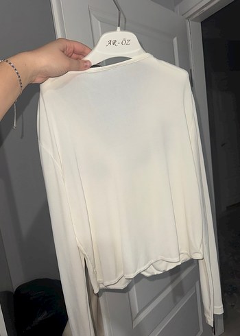 Drapeli V Yakalı Beyaz Kadın Bluz - Görsel 2