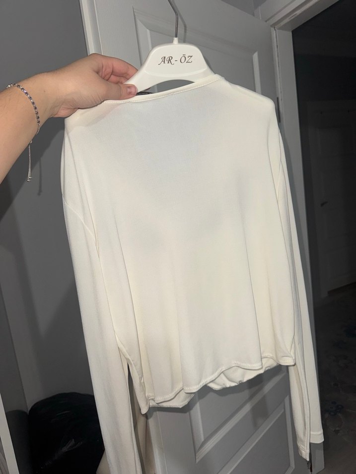 Drapeli V Yakalı Beyaz Kadın Bluz - Görsel 2