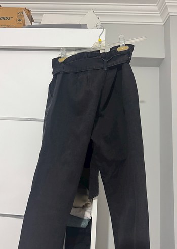 Kadın Siyah Kemerli Bol Kesim Midi Kot Pantolon - Görsel 3