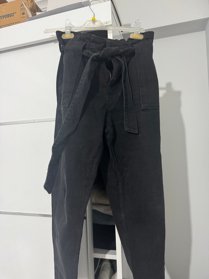 Kadın Siyah Kemerli Bol Kesim Midi Kot Pantolon - Görsel 2