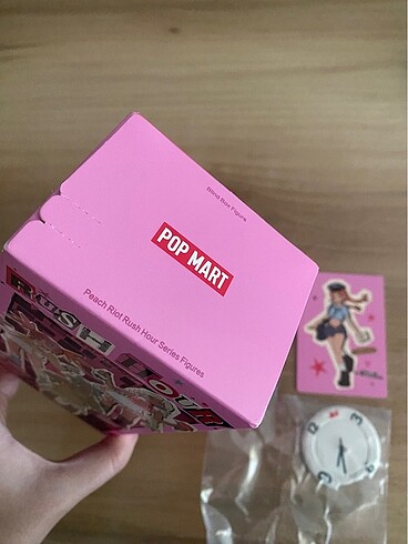 Peach Riot Mail Delivery Gigi pop mart
