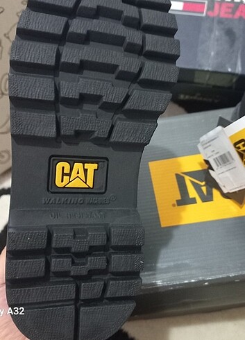 32 Beden siyah Renk Orjinal cat bot