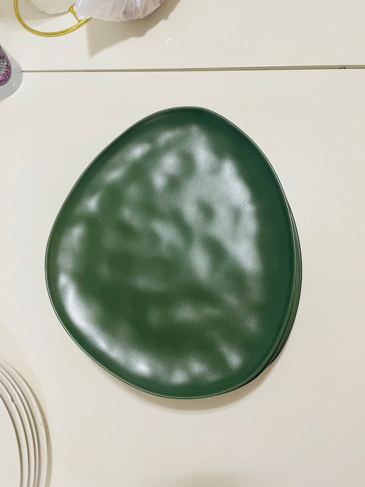 Modern Yeşil Organik Tasarımlı Tabaklar - Görsel 4