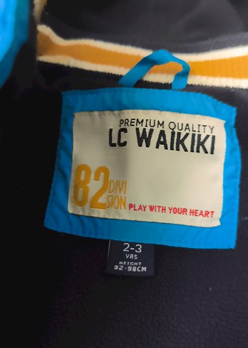 Erkek Çocuk Mavi Düğmeli Kışlık Mont - Görsel 2