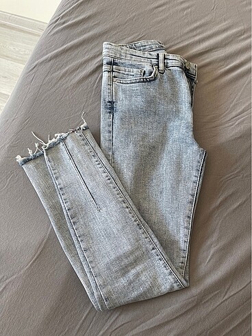Jeanss