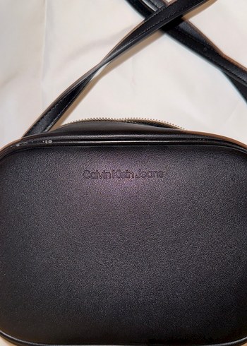 Calvin Klein Siyah Deri Bel Detaylı Çapraz Çanta - Görsel 3
