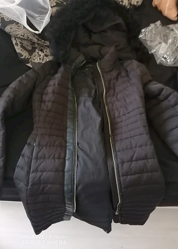 Siyah Kürklü Kadın Kışlık Mont