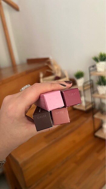  Beden Rhode gloss
