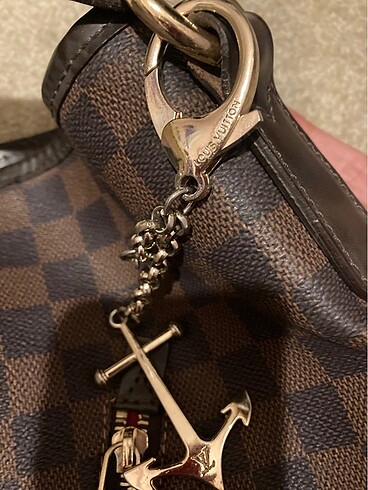 Louis Vuitton Orjinal Louis Vuitton Anchor Çanta Süsü