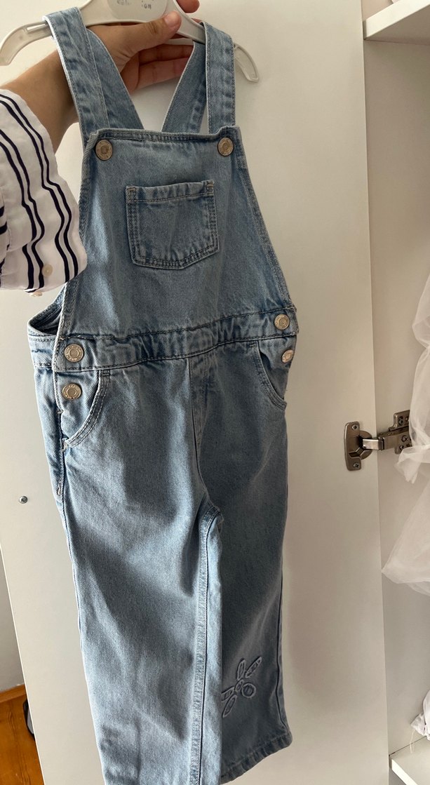 Kız Çocuk Geniş Kesim Kot Salopet - Görsel 2