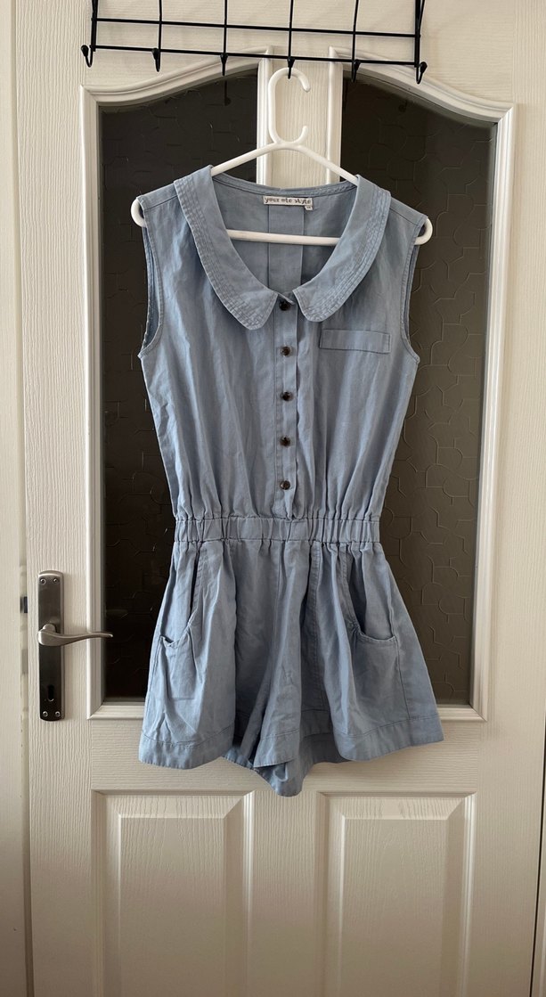 Düğmeli Keten Mavi Kolsuz Mini Tulum - Görsel 5