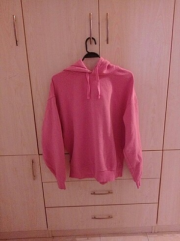 Kapuşonlu pembe sweatshirt