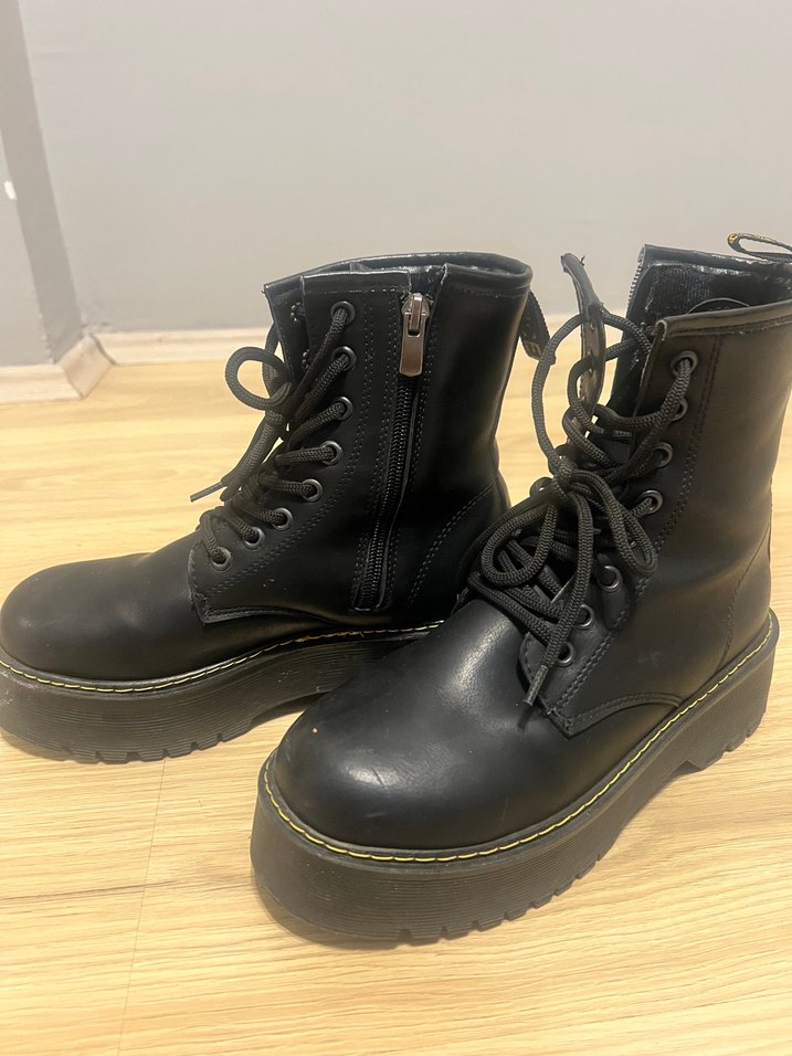 Siyah Platform Topuklu Goth Botlar - Görsel 3