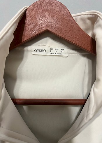 Oysho Beyaz Yarım Fermuarlı Spor Kolsuz Crop Top - Görsel 2