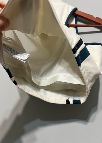 Oysho Beyaz Yarım Fermuarlı Spor Kolsuz Crop Top - Görsel 4