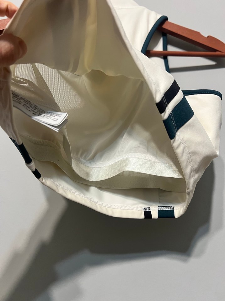 Oysho Beyaz Yarım Fermuarlı Spor Kolsuz Crop Top - Görsel 4