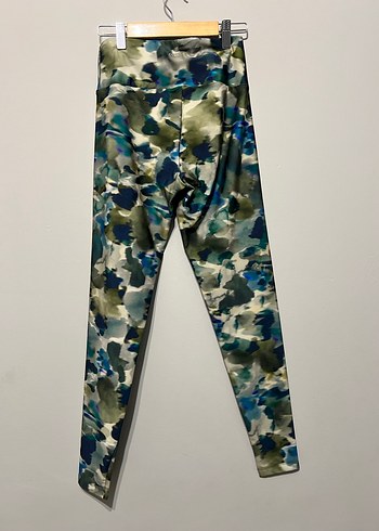 Oysho Kadın Kamuflaj Desenli Spor Tayt - Görsel 5