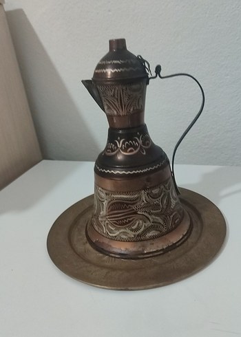 Diğer Kahverengi İşlemeli Bakır Çaydanlık ve Tabağı