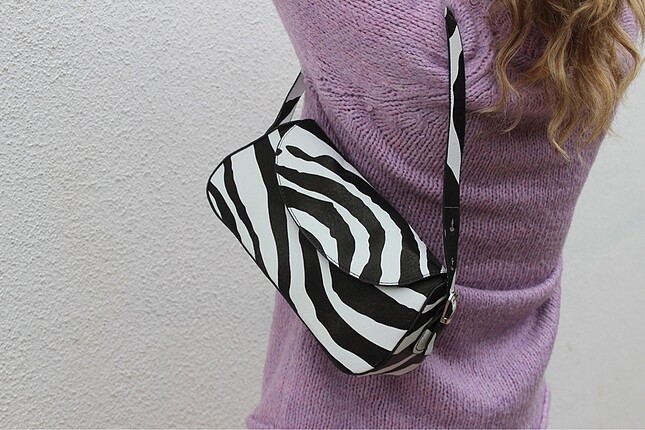 Diğer Zebra desen baget çanta