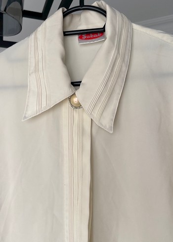 Beyaz Düğmeli Saten Kadın Gömlek - Görsel 2