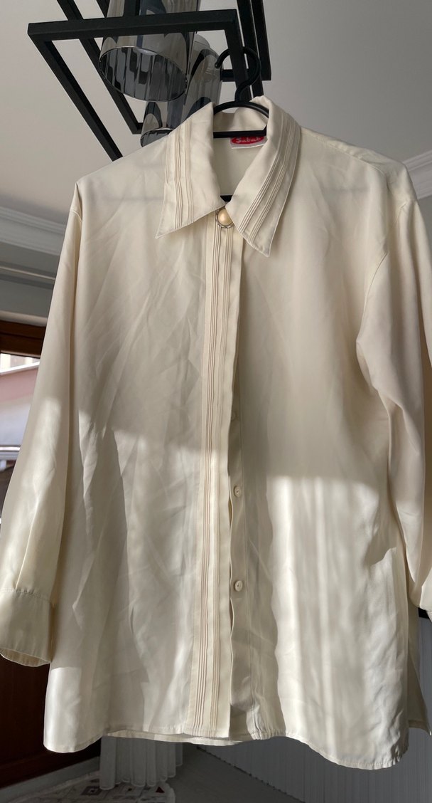 Beyaz Düğmeli Saten Kadın Gömlek - Görsel 4