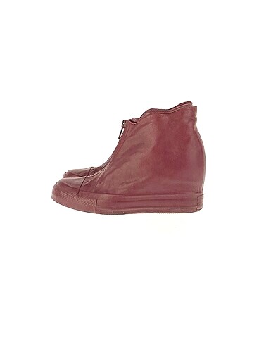 Converse Dolgu Topuk %70 İndirimli.