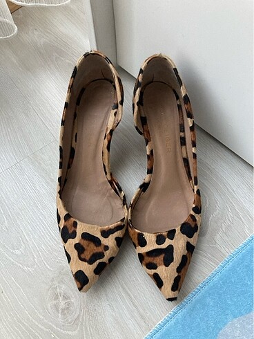 Leopar topuklu
