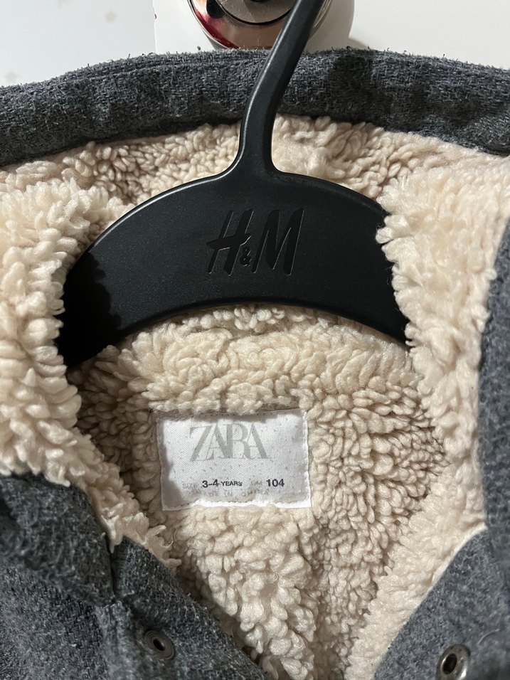 Gri Erkek Çocuk Kürklü Kapüşonlu Mont - Görsel 2