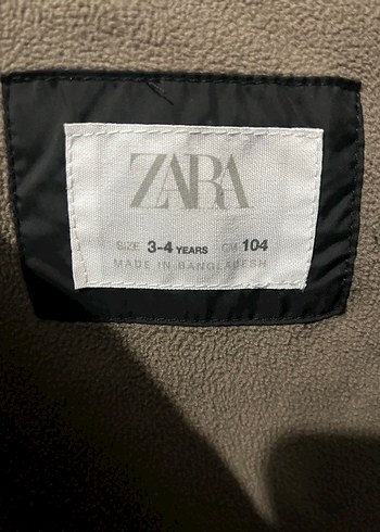 Erkek Çocuk Siyah Kapüşonlu Yelek - Görsel 2