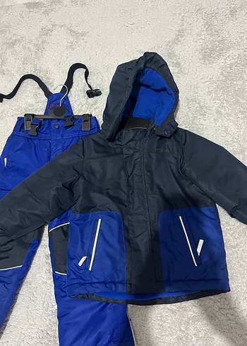 Koyu Mavi Kapüşonlu Erkek Çocuk Mont ve Pantolon - Görsel 2