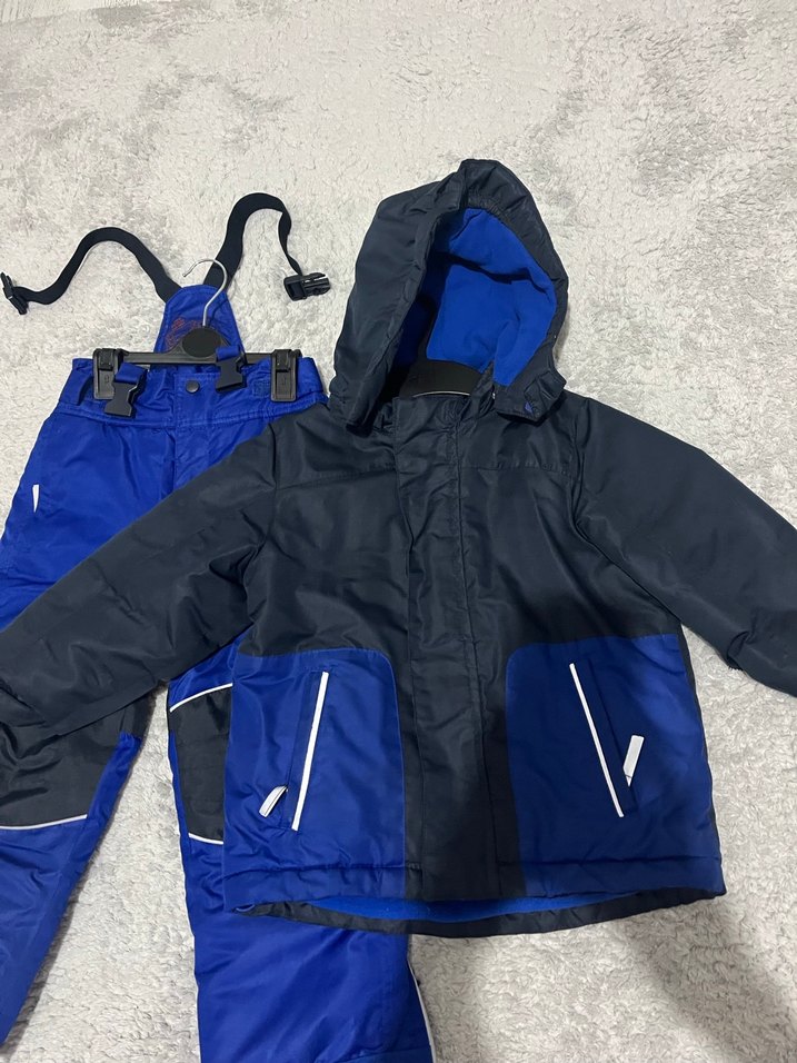 Koyu Mavi Kapüşonlu Erkek Çocuk Mont ve Pantolon - Görsel 2