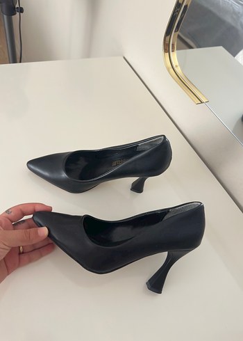 Siyah Minimalist Stiletto Topuklu Kadın Ayakkabı